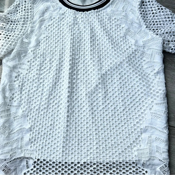 Trouve White White Mesh CROCHET OVERLAY Blouse - Picture 8 of 16
